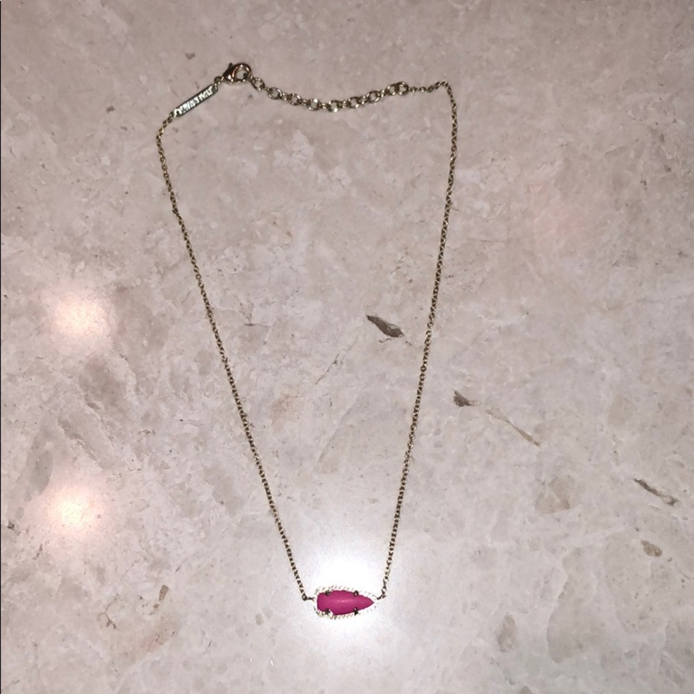 Kendra Scott necklace